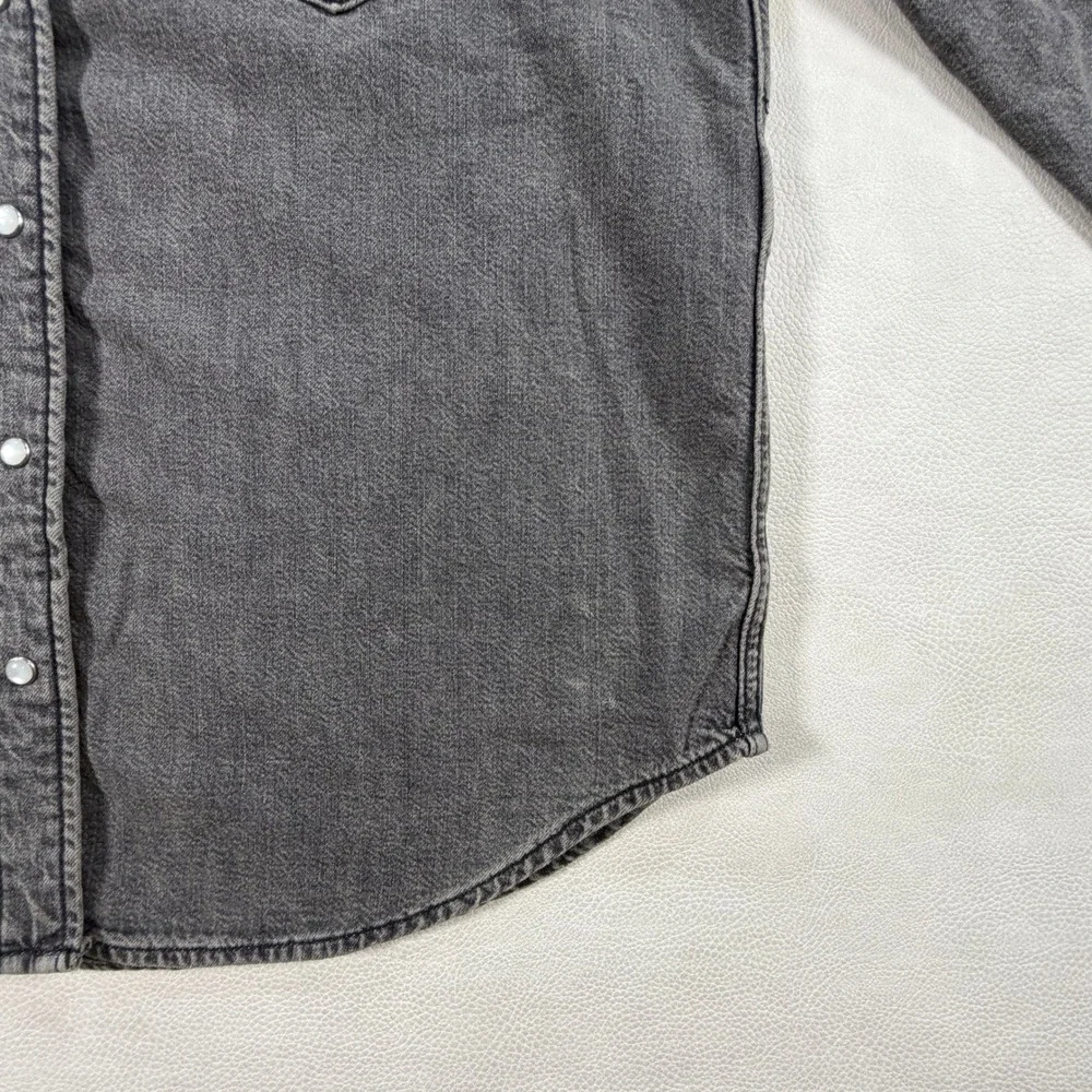 Levis Shirt Mens Small Gray Denim Western Snap Front Long Sleeve Standard Fit